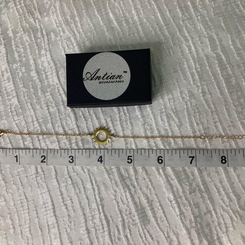 Antian Accessories™ Gold Sun Bracelet Minimalist Stainless Steel - Picture 4 of 5